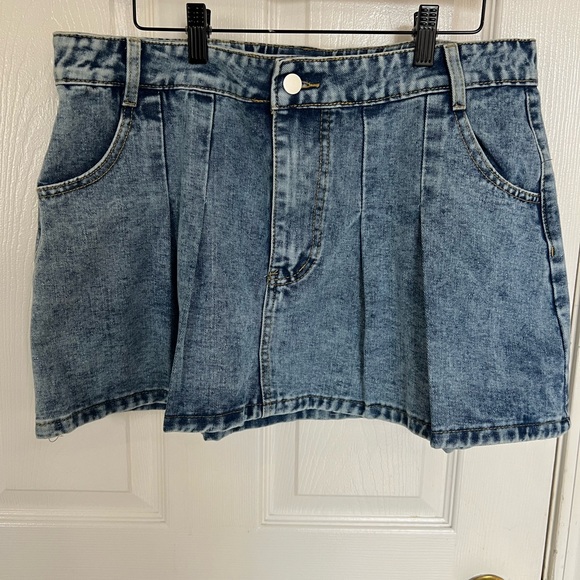Liv & Lottie Women's Pleated Denim Mini Skirt, Size XL NWT juniors - Picture 6 of 10